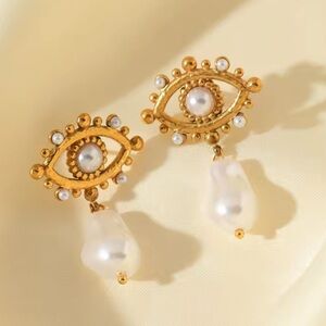 Pearl Eye Elegant Gold Earrings